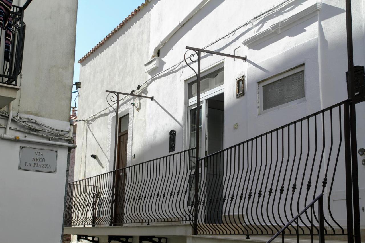 Rooms Dimora Arco - Affitti Brevi Italia モンテ・サンタンジェロ エクステリア 写真