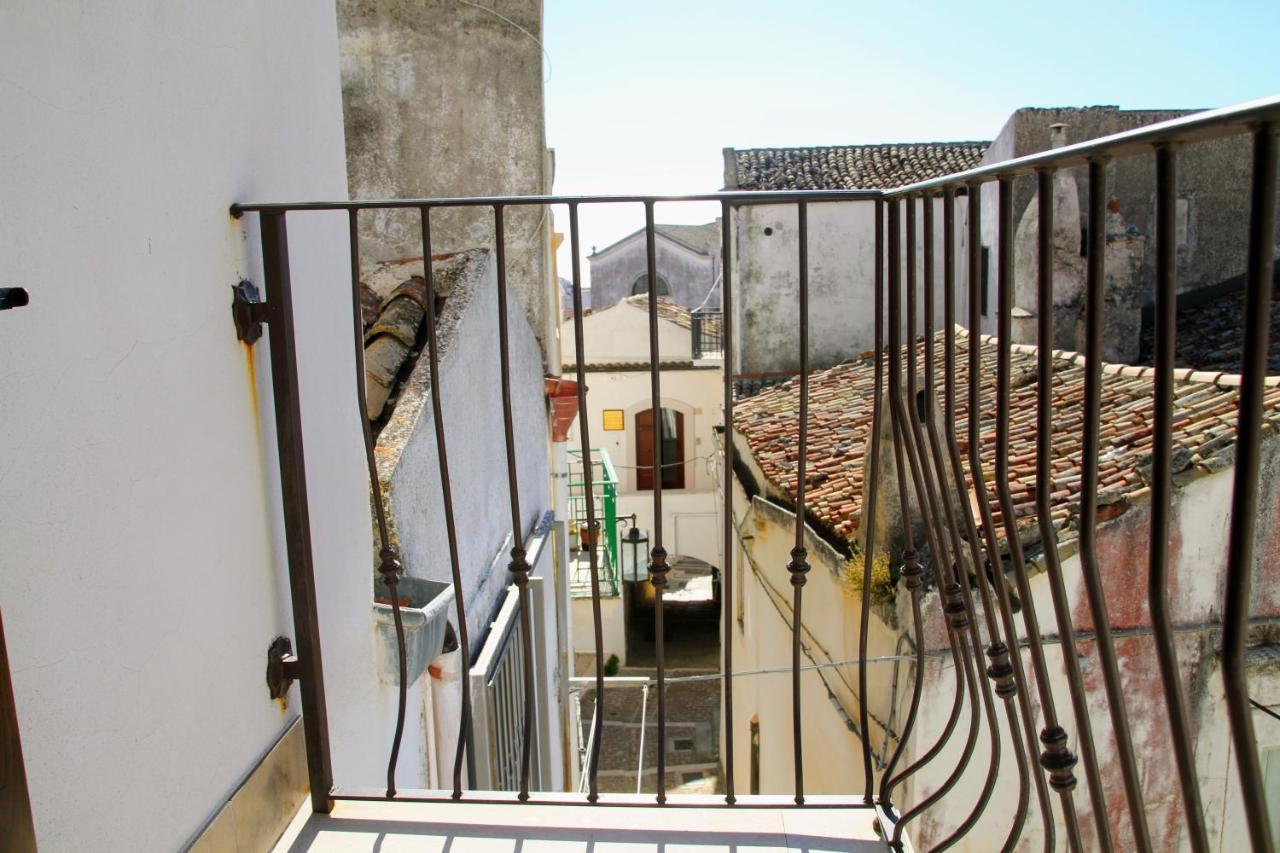 Rooms Dimora Arco - Affitti Brevi Italia モンテ・サンタンジェロ エクステリア 写真