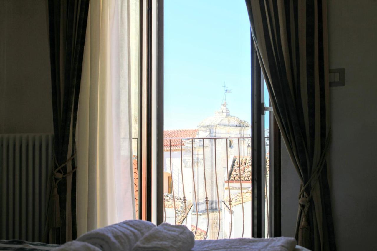 Rooms Dimora Arco - Affitti Brevi Italia モンテ・サンタンジェロ エクステリア 写真
