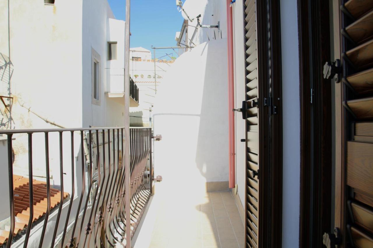 Rooms Dimora Arco - Affitti Brevi Italia モンテ・サンタンジェロ エクステリア 写真