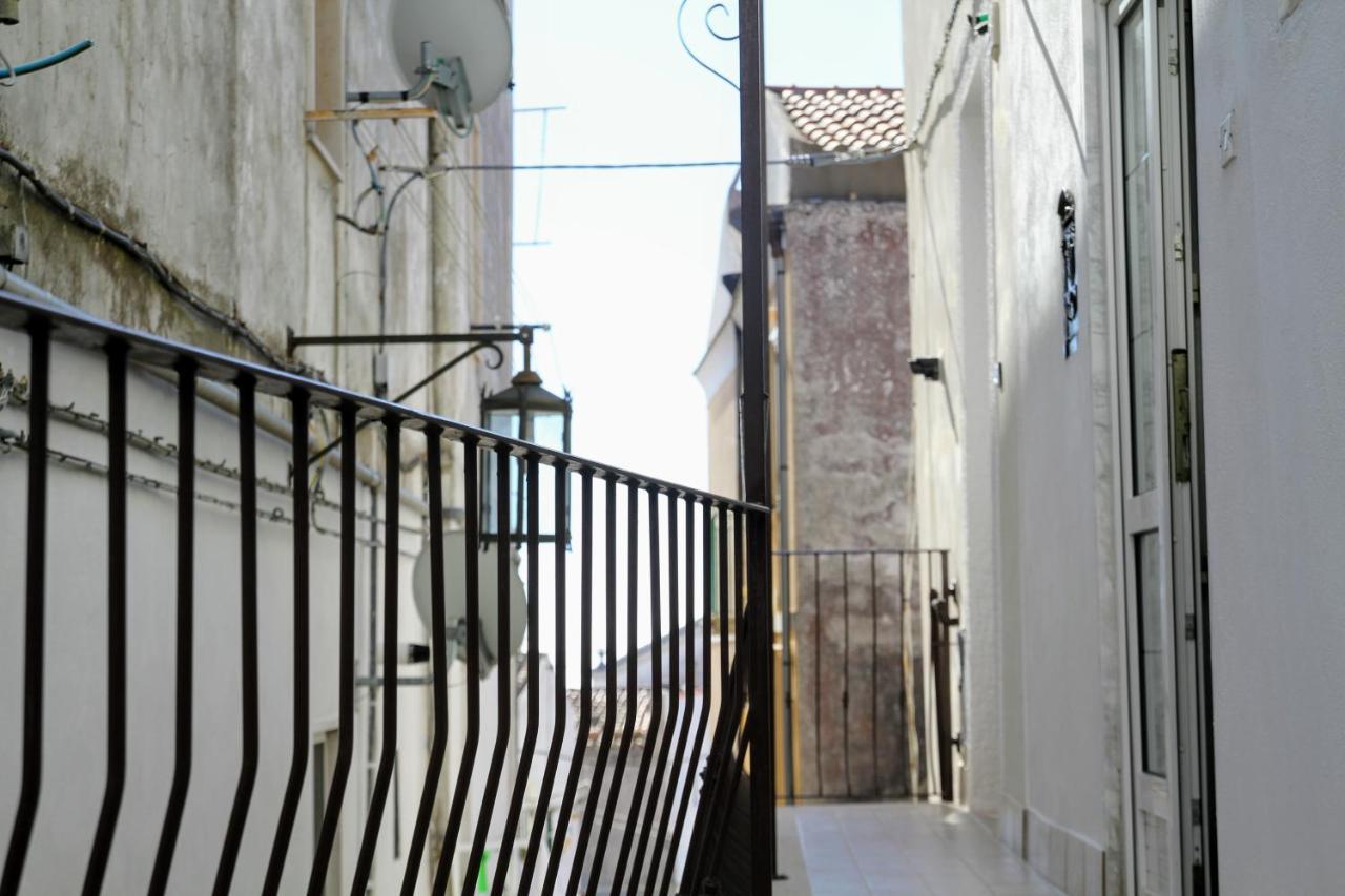 Rooms Dimora Arco - Affitti Brevi Italia モンテ・サンタンジェロ エクステリア 写真